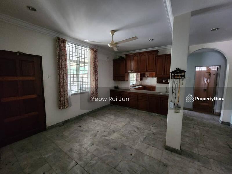 Untuk Dijual - Bukit Beruang Corner Facing Padang