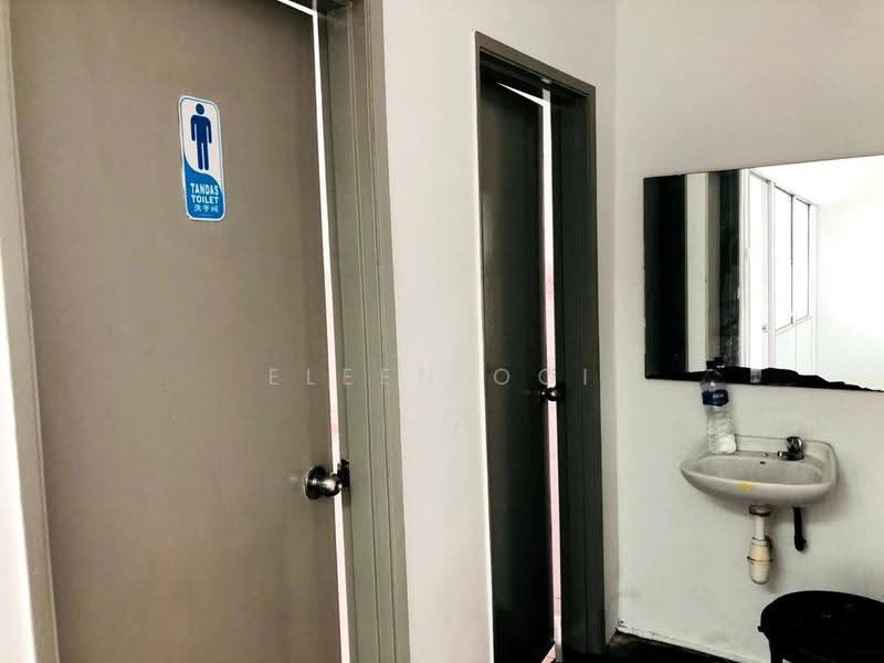 Shop / Office for Rent in Taman Mayang (Petaling Jaya) - Eleen Ooi - Bathroom - PropertyGuru.com.my