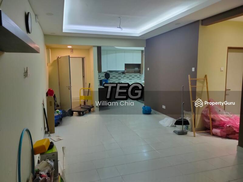 Minimalist, plaster ceiling ready