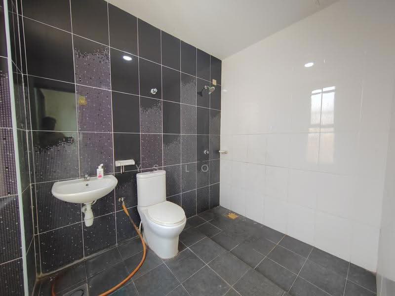 Terraced House for Rent in Nilai (Negeri Sembilan) - YS Lock - Bathroom - PropertyGuru.com.my