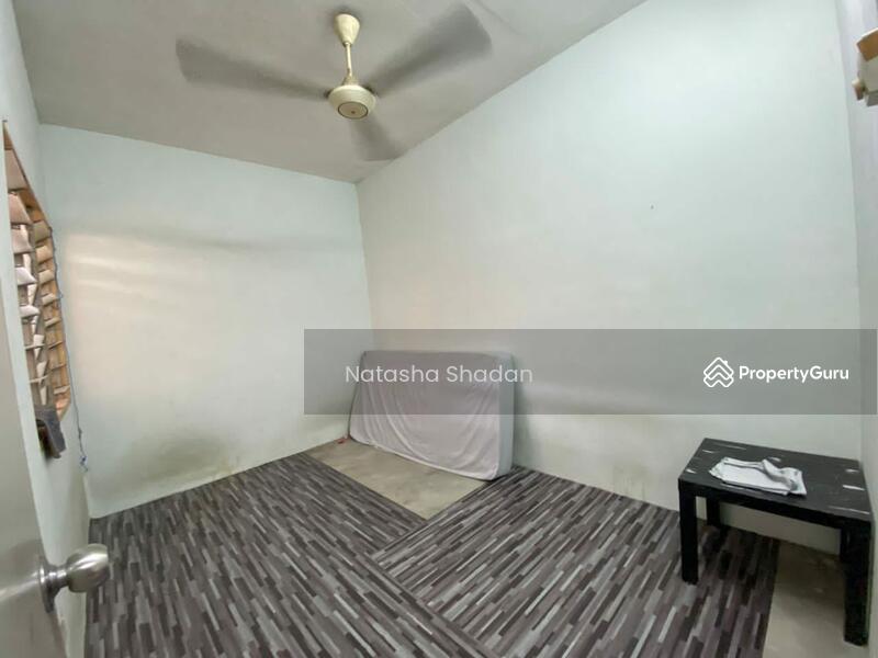 Untuk Dijual - Flat PKNS Section 7