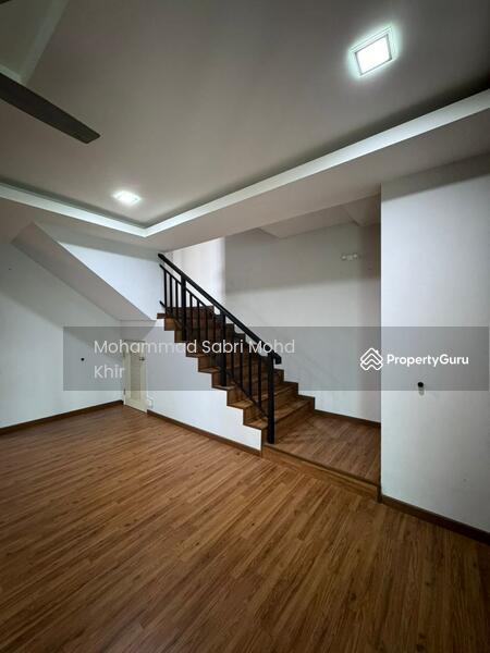 Rumah Teres 2 Tingkat untuk Dijual di Bandar Enstek (Negeri Sembilan) - Mohammad Sabri Mohd Khir - Ground floor. Wood floor finishes.  - PropertyGuru.com.my