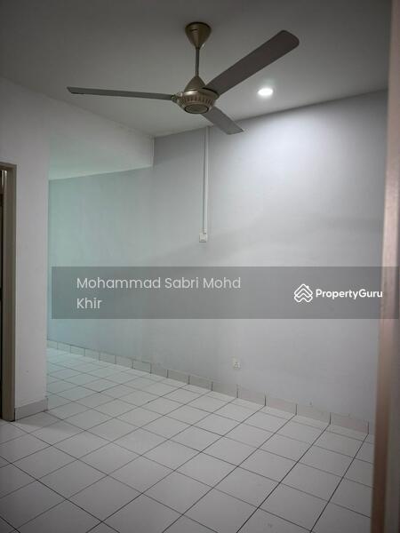 Rumah Teres 2 Tingkat untuk Dijual di Bandar Enstek (Negeri Sembilan) - Mohammad Sabri Mohd Khir - First floor. Bedroom.  - PropertyGuru.com.my