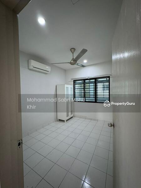 Rumah Teres 2 Tingkat untuk Dijual di Bandar Enstek (Negeri Sembilan) - Mohammad Sabri Mohd Khir - First floor. Bedroom - PropertyGuru.com.my