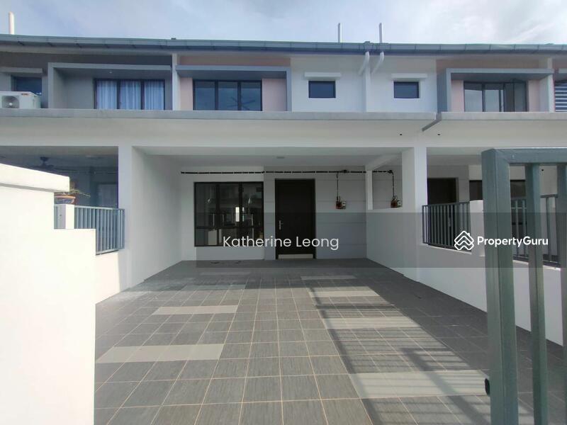 Terrace house at Rawang, Jalan M Aruna, Rawang, Selangor, 4 Bedrooms