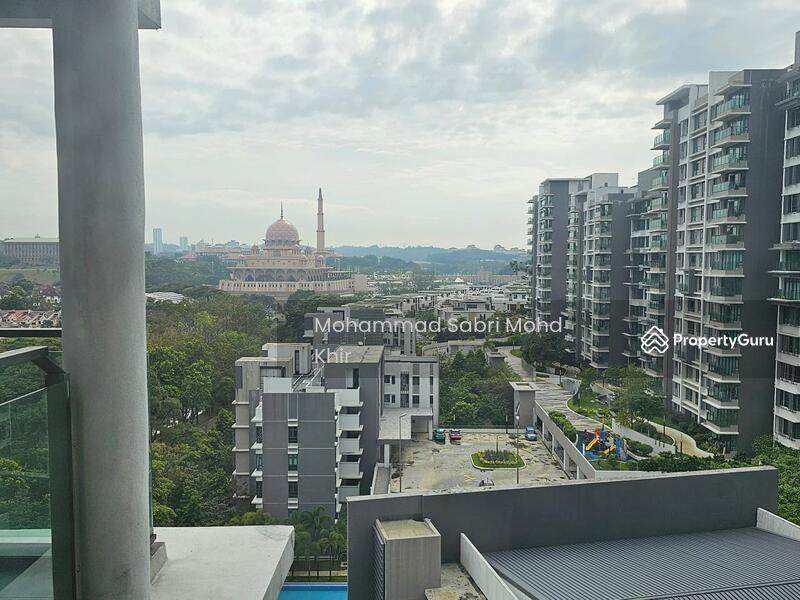 Nice view of Putra Mosque from the condo