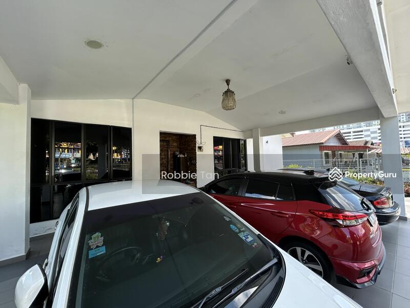 Untuk Dijual - Johor Bahru, Larkin
