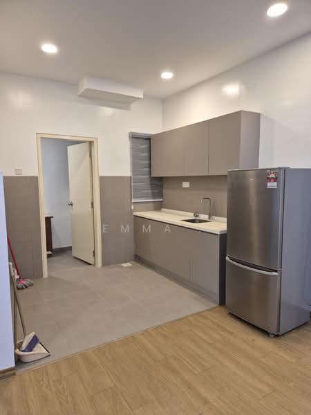 Kondominium untuk Disewa di Lakefront Homes - Emma . - Kitchen - PropertyGuru.com.my