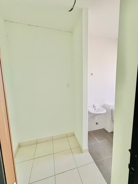 3-storey Terraced House for Rent in Kajang (Selangor) - Erin Yusof - Bathroom - PropertyGuru.com.my