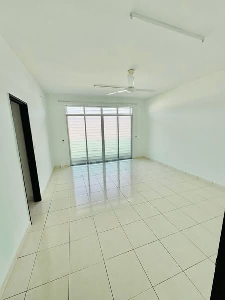3-storey Terraced House for Rent in Kajang (Selangor) - Erin Yusof - Living Room - PropertyGuru.com.my