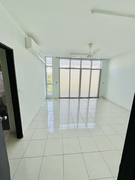 3-storey Terraced House for Rent in Kajang (Selangor) - Erin Yusof - Living Room - PropertyGuru.com.my