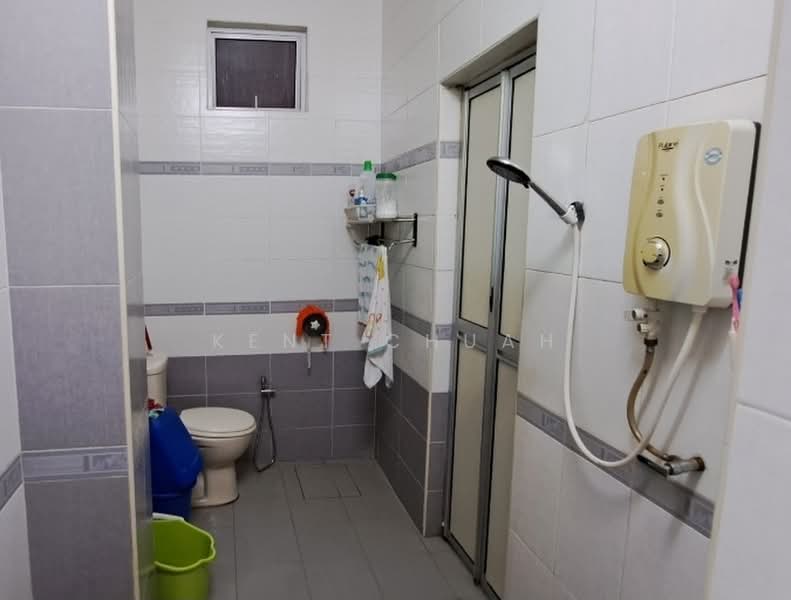 3-storey Terraced House for Sale in Raja Uda (Butterworth) - Kent Chuah - Bathroom - PropertyGuru.com.my