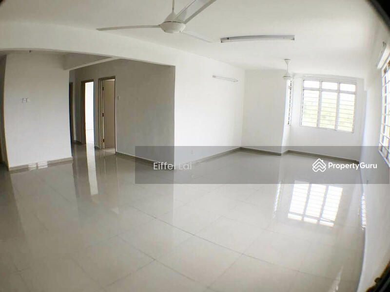 Taman Topaz Apartment [ CORNER 1055sqft RENO LIFT ] Near Cyberjaya KLIA