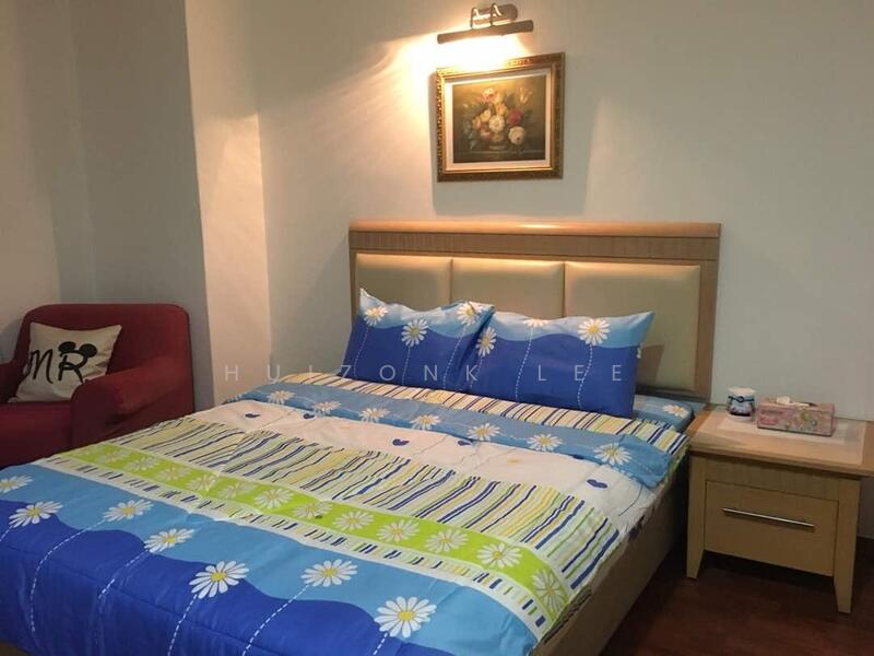 Untuk Disewa - Megan Ambassy