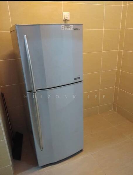 Untuk Disewa - Megan Ambassy