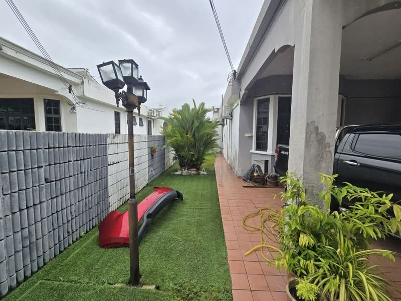 Rumah Berkembar untuk Dijual di Klang (Selangor) - Eda Zainal - Exterior - PropertyGuru.com.my