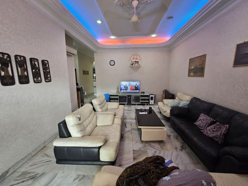 Rumah Berkembar untuk Dijual di Klang (Selangor) - Eda Zainal - Living Room - PropertyGuru.com.my