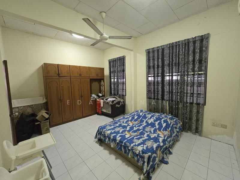 Rumah Berkembar untuk Dijual di Klang (Selangor) - Eda Zainal - Bedroom - PropertyGuru.com.my
