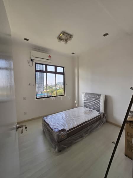 Kondominium untuk Dijual di Sea Breeze Tower - Edwin Ng - Bedroom - PropertyGuru.com.my