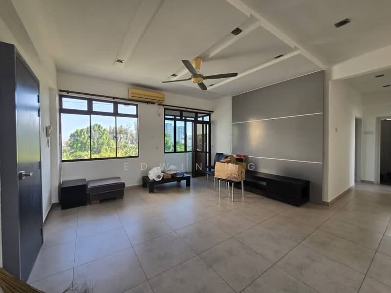 Kondominium untuk Dijual di Sea Breeze Tower - Edwin Ng - Living Room - PropertyGuru.com.my