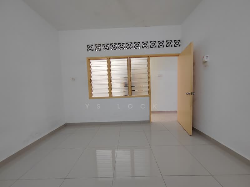 Rumah Teres 1 Tingkat untuk Disewa di Taman Taynton View (Cheras) - YS Lock - Interior - PropertyGuru.com.my