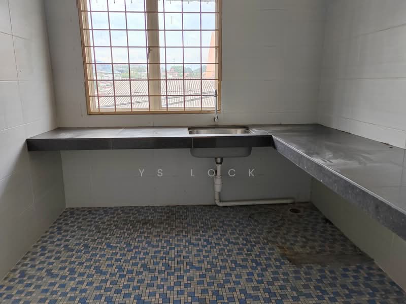Rumah Teres 1 Tingkat untuk Disewa di Taman Taynton View (Cheras) - YS Lock - Kitchen - PropertyGuru.com.my