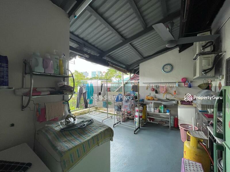 2 storey shophouse For Sale! Located at Upper China Street Kuching