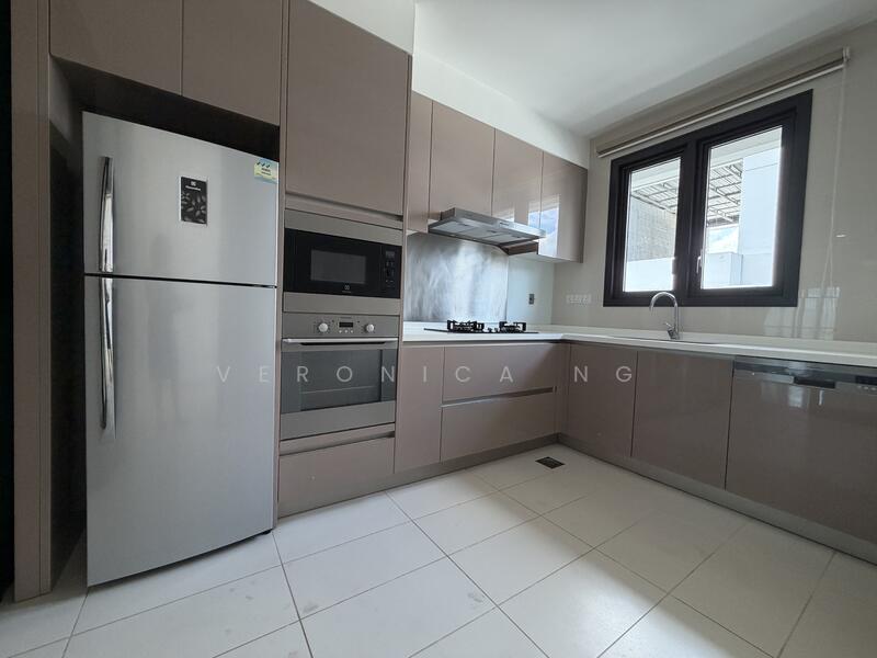 Untuk Disewa - Sastra U-Thant