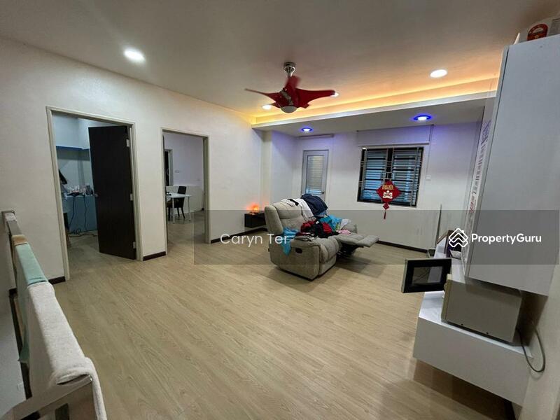 Bandar Putra (Fully Renovate / 24hrs Gated & Guarded) Double Storey