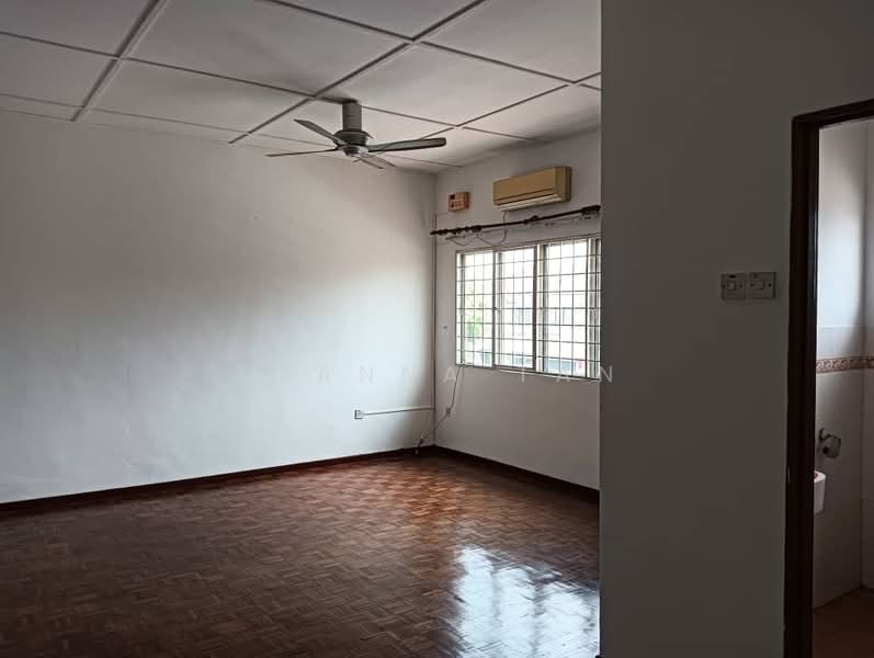 2-storey Terraced House for Sale in Kota Kemuning (Shah Alam) - Joanna Tan - Living Room - PropertyGuru.com.my