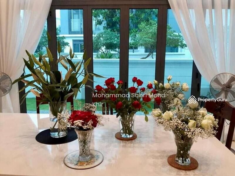 Bungalow for Sale in Cyberjaya (Selangor) - Mohammad Sabri Mohd Khir - Dining with external view  - PropertyGuru.com.my