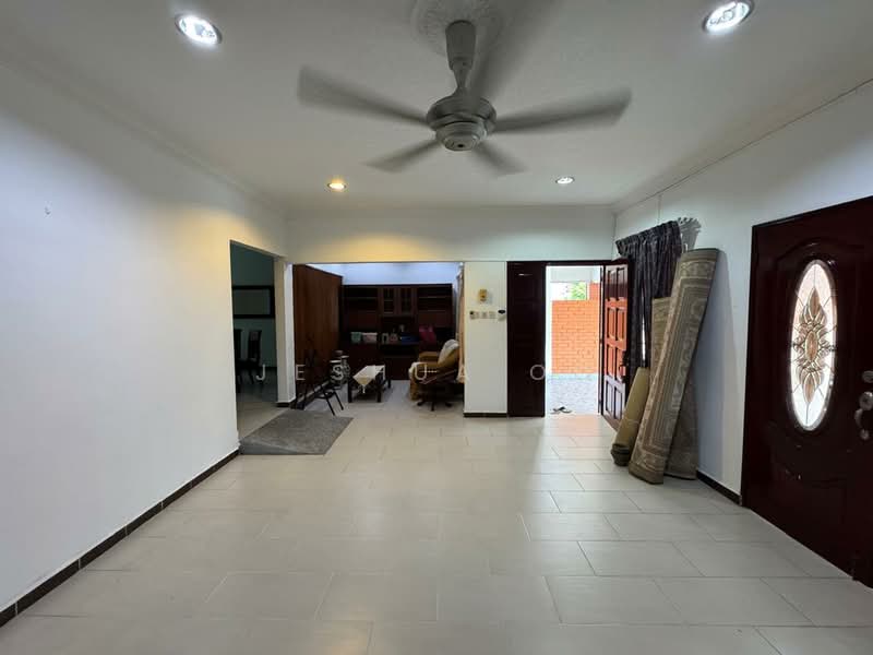 Semi-Detached House for Sale in Ampang Jaya (Ampang) - Jeshua Oo - Living Room - PropertyGuru.com.my