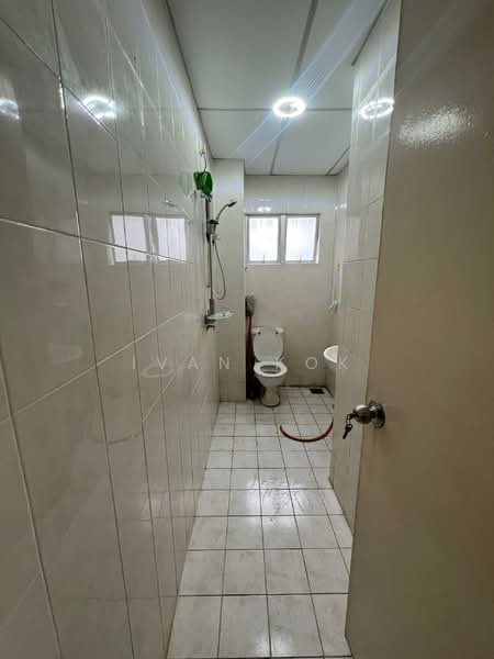 Kondominium untuk Dijual di Suria Damansara - Ivan Kok - Bathroom - PropertyGuru.com.my