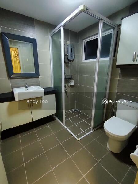 Kondominium untuk Disewa di TTDI Adina - Andy Tee - Master Bathroom With Shower Screen - PropertyGuru.com.my