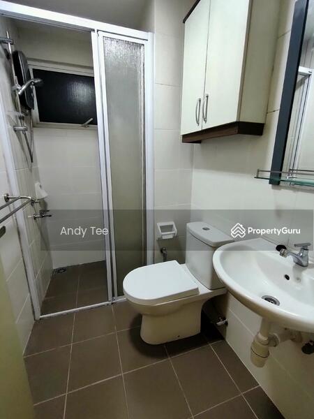Kondominium untuk Disewa di TTDI Adina - Andy Tee - 2nd Bathroom With Shower Screen - PropertyGuru.com.my