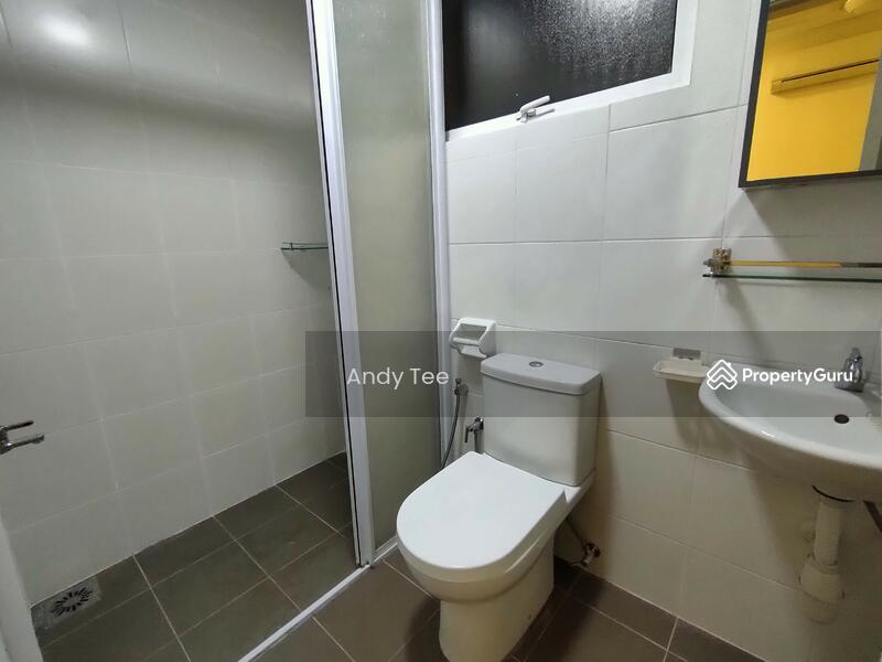 Kondominium untuk Disewa di TTDI Adina - Andy Tee - 3rd Bathroom With Shower Screen - PropertyGuru.com.my