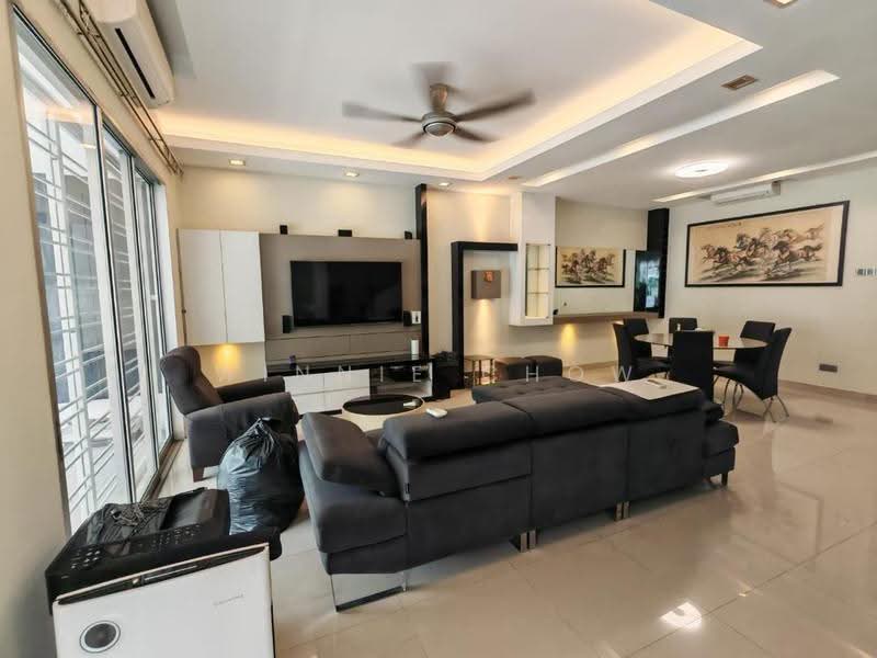 Rumah Teres 2-Tingkat untuk Disewa di Shah Alam (Selangor) - Winnie Chow - Living Room - PropertyGuru.com.my