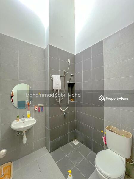 Rumah Teres 2 Tingkat untuk Dijual di Eco Forest (Semenyih) - Mohammad Sabri Mohd Khir - Toilet - PropertyGuru.com.my