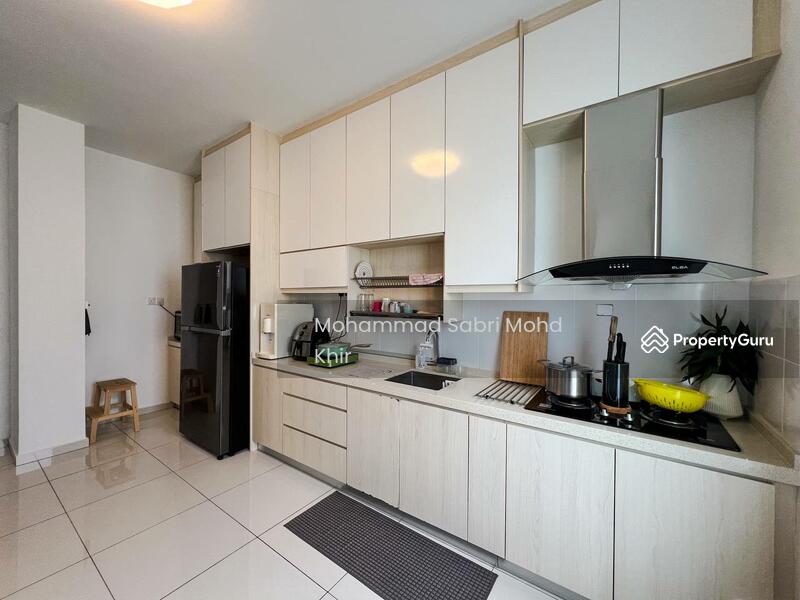 Rumah Teres 2 Tingkat untuk Dijual di Eco Forest (Semenyih) - Mohammad Sabri Mohd Khir - Kitchen with built in cabinet - PropertyGuru.com.my