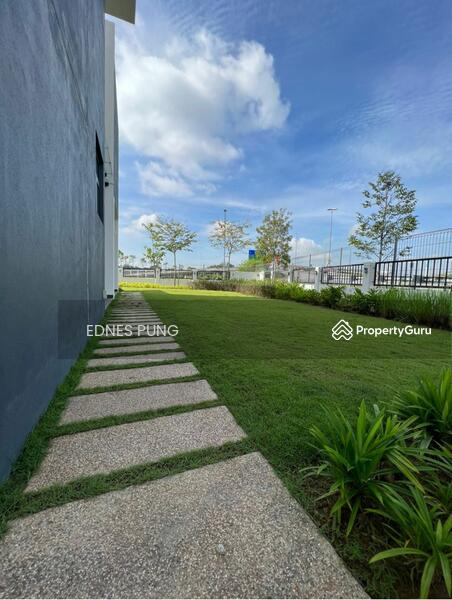For Sale - 2.5 storey corner unit @ Taman Puchong utama
