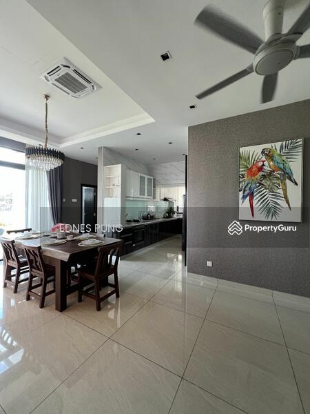 For Sale - 2.5 storey corner unit @ Taman Puchong utama