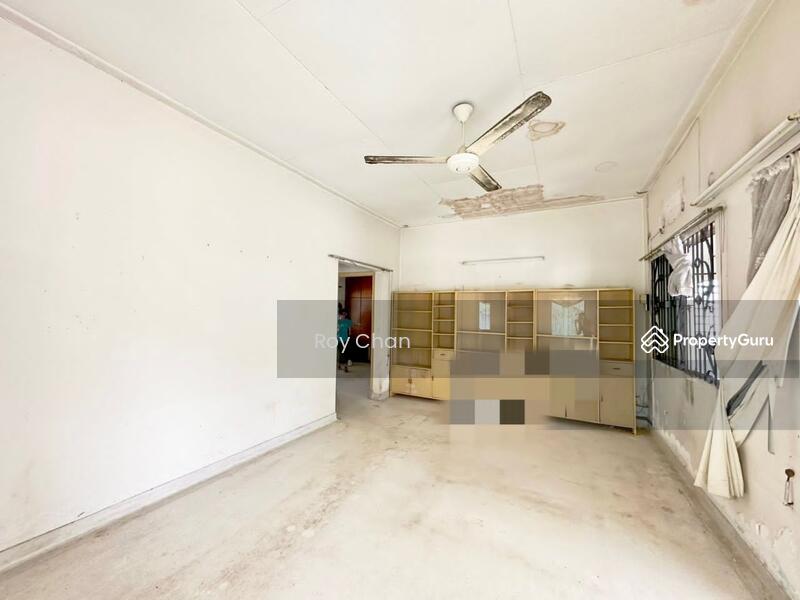 Taman Kolam Air, Jalan Sepoi, Johor Bahru, Johor, 3 Bedrooms, 1800 sqft