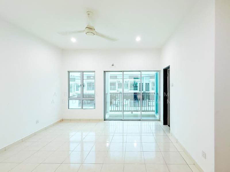 Rumah Teres 2-Tingkat untuk Dijual di Dengkil (Selangor) - Abdul Mun'im Abdul Rahman - Living Room - PropertyGuru.com.my