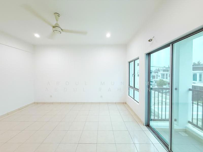 Rumah Teres 2-Tingkat untuk Dijual di Dengkil (Selangor) - Abdul Mun'im Abdul Rahman - Balcony - PropertyGuru.com.my