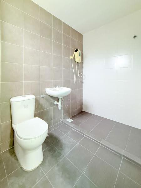 Rumah Teres 2-Tingkat untuk Dijual di Dengkil (Selangor) - Abdul Mun'im Abdul Rahman - Bathroom - PropertyGuru.com.my