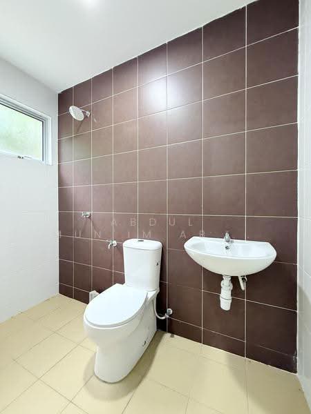 Rumah Teres 2-Tingkat untuk Dijual di Dengkil (Selangor) - Abdul Mun'im Abdul Rahman - Bathroom - PropertyGuru.com.my