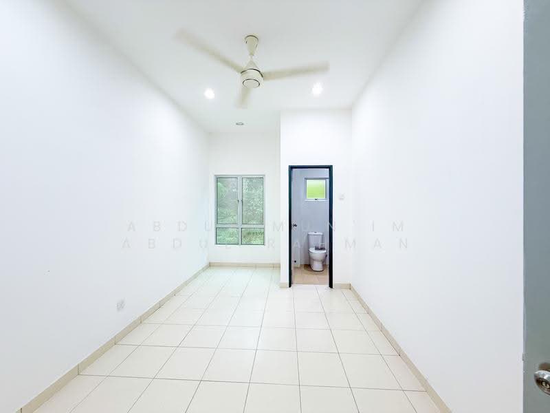 Rumah Teres 2-Tingkat untuk Dijual di Dengkil (Selangor) - Abdul Mun'im Abdul Rahman - Bathroom - PropertyGuru.com.my