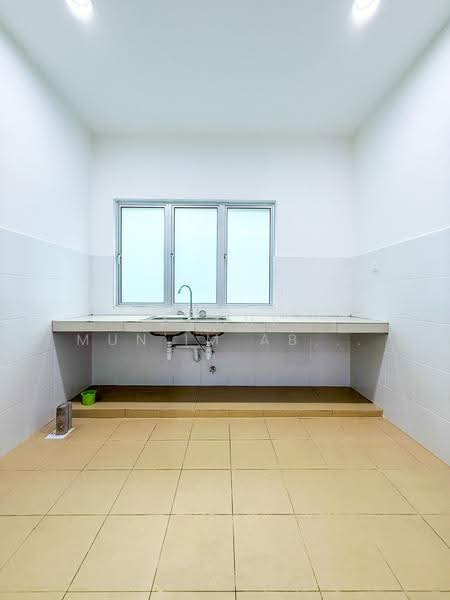 Rumah Teres 2-Tingkat untuk Dijual di Dengkil (Selangor) - Abdul Mun'im Abdul Rahman - Kitchen - PropertyGuru.com.my