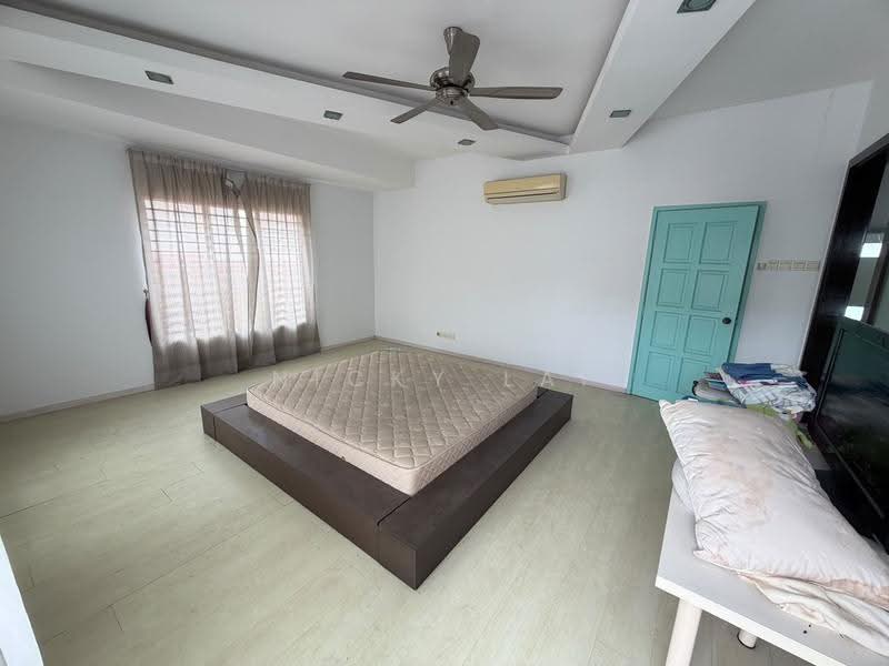 Rumah Berkembar untuk Dijual di Taman Sri Hijau (Rawang) - Nicky Lai - Bedroom - PropertyGuru.com.my