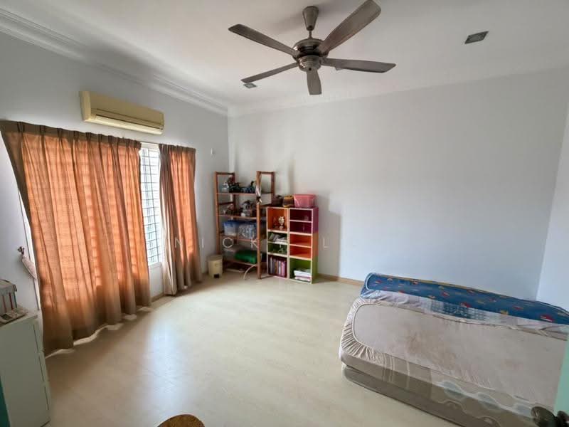 Rumah Berkembar untuk Dijual di Taman Sri Hijau (Rawang) - Nicky Lai - Bedroom - PropertyGuru.com.my